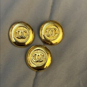 CHANEL  vintage gold  buttons set of 3 cc logo